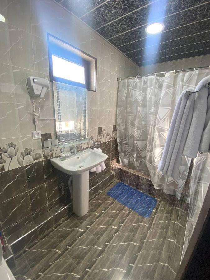 Vostok Hotel Buchara Buitenkant foto