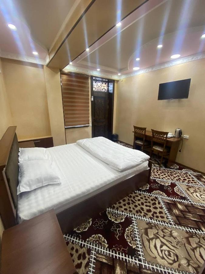 Vostok Hotel Buchara Buitenkant foto