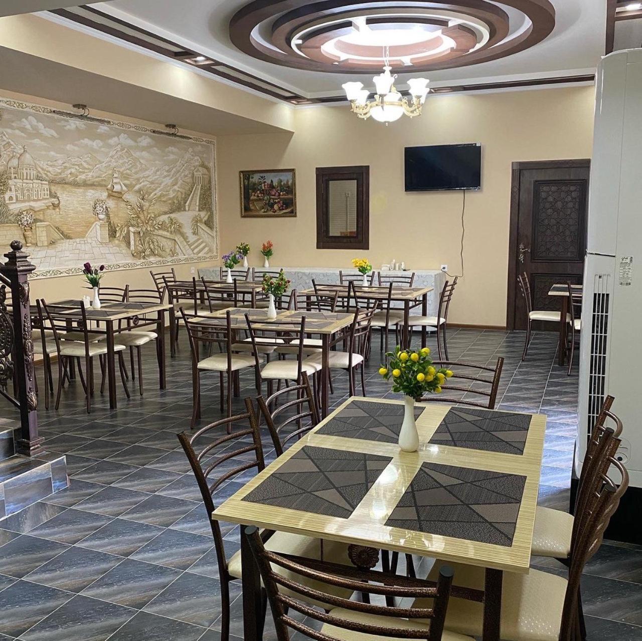 Vostok Hotel Buchara Buitenkant foto